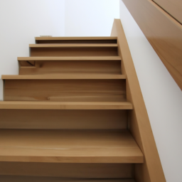 Escalier en Bois : Alliance Parfaite entre Tradition et Modernité pour un Intérieur Accueillant Longwy